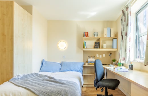 Gold En Suite